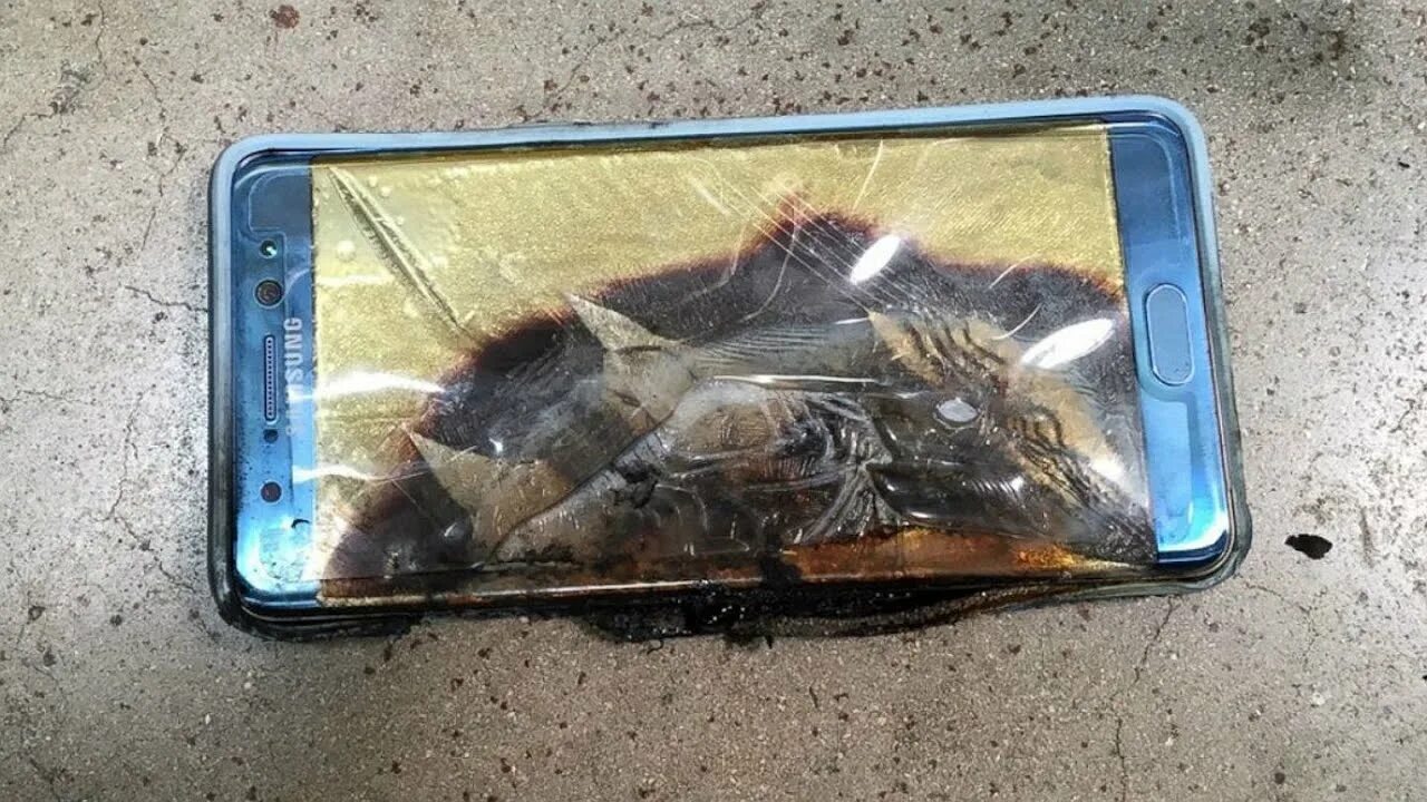 Note взрывается. Samsung galaxy note 7 взрывается. самсун который взрывался.