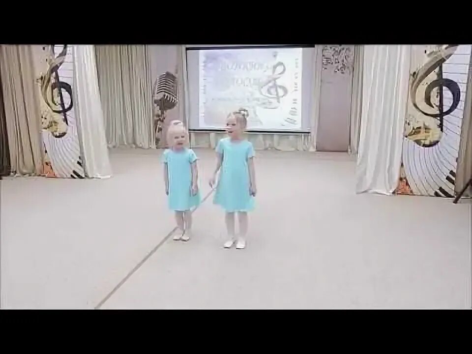 Минус песни две сестры. Две сестренки. Минус песни две сестры. Минус песни две сестры. Слова песни сестра.