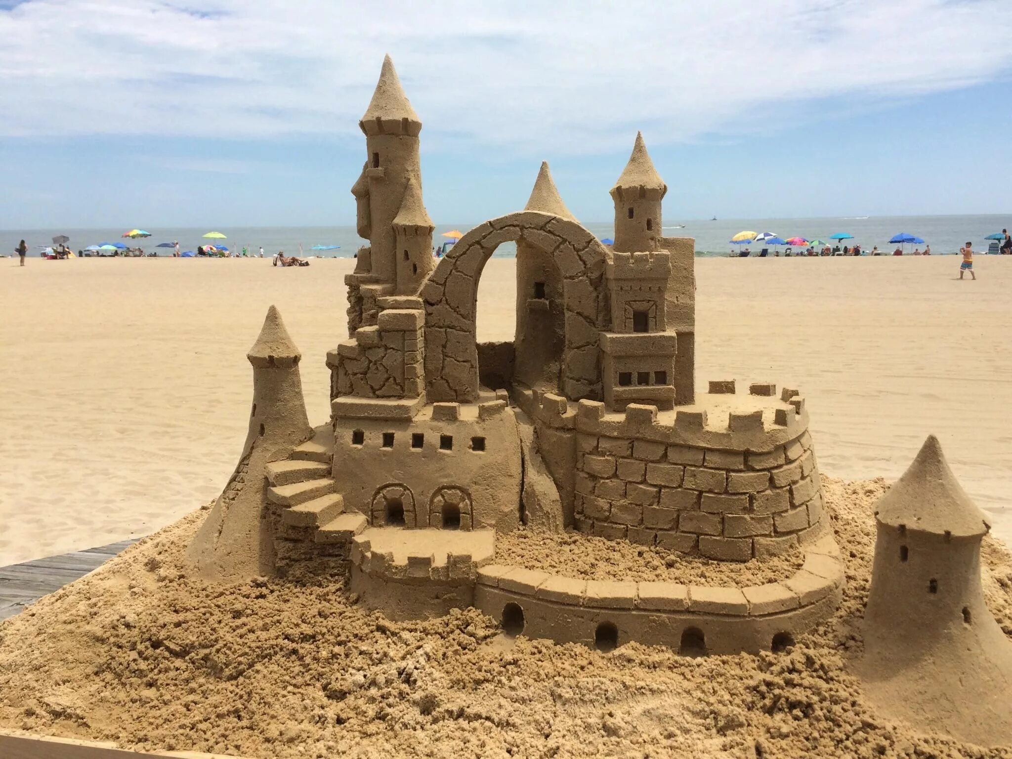 Sandcastle picture. Замок из песка (2021) | the Sand Castle. Песочный город. Замок из песка на пляже. Песочная крепость.