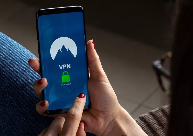 Впн на айфон. VPN В 13 айфоне. Впн для айфона 2023. Впн для айфона 2022. Платный впн для айфона