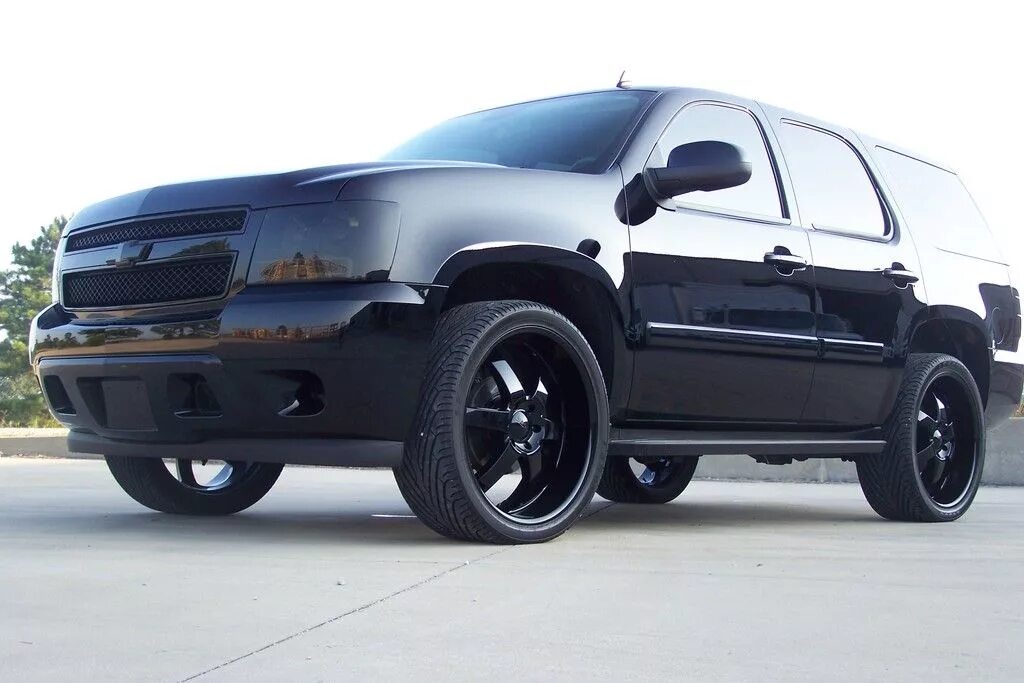 Шевроле Тахо 900 черный. Chevrolet Tahoe 4 обвес. Chevrolet Tahoe 2008 Tuning. Tahoe 900 черный.