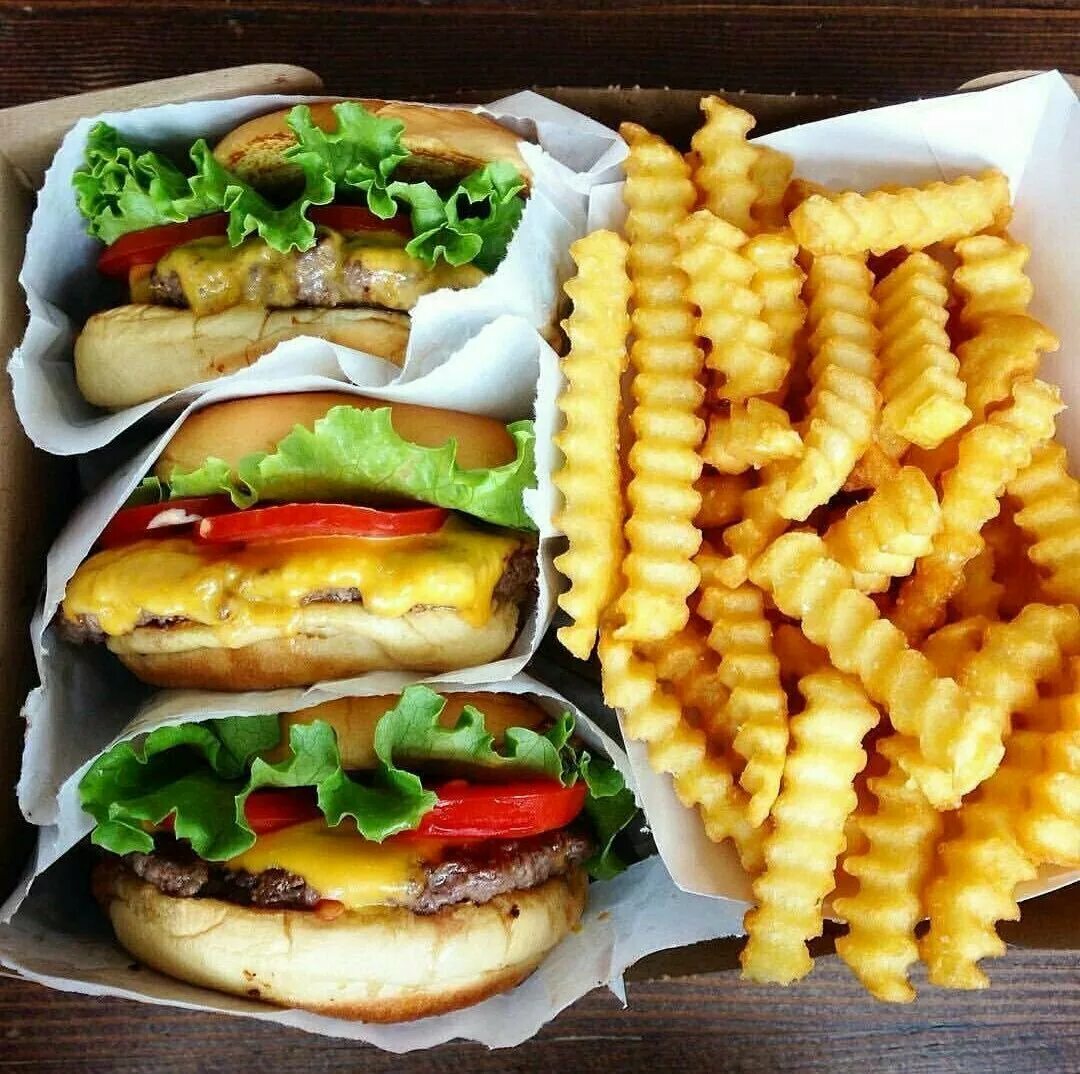 Здоровый фаст фуд. Вредная пища картинки. Фаст сан. Вредная еда. Вкусная еда бургеры.