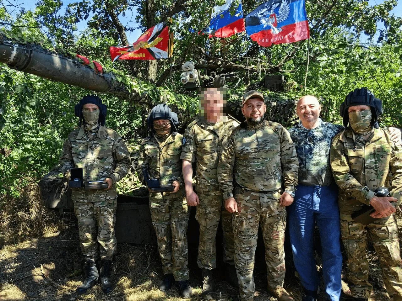 Награждения экипажа танка. Экипаж танка Алеша. Танкист герой России в Украине. Танк Алеша экипаж герои России. Российский десант на Украине.