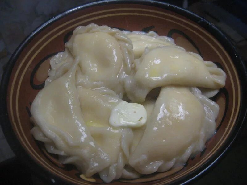 где едят вареники на старый новый год. картинки вареники с сюрпризом на старый новый год. где едят вареники на старый новый год. старый новый год вареники. украинские вареники.