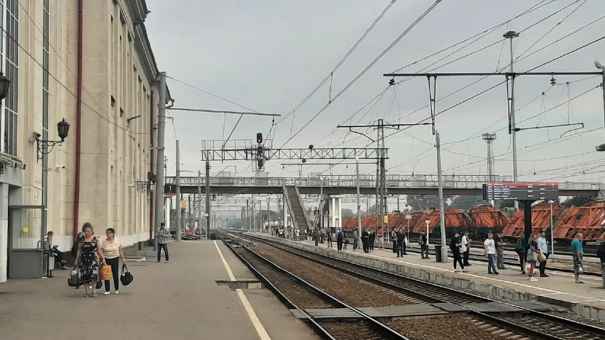 Ростов рязань жд. Рязань жд вокзал. жд вокзал железнодорожный. бонте рязань на вокзальной. рязань утро.