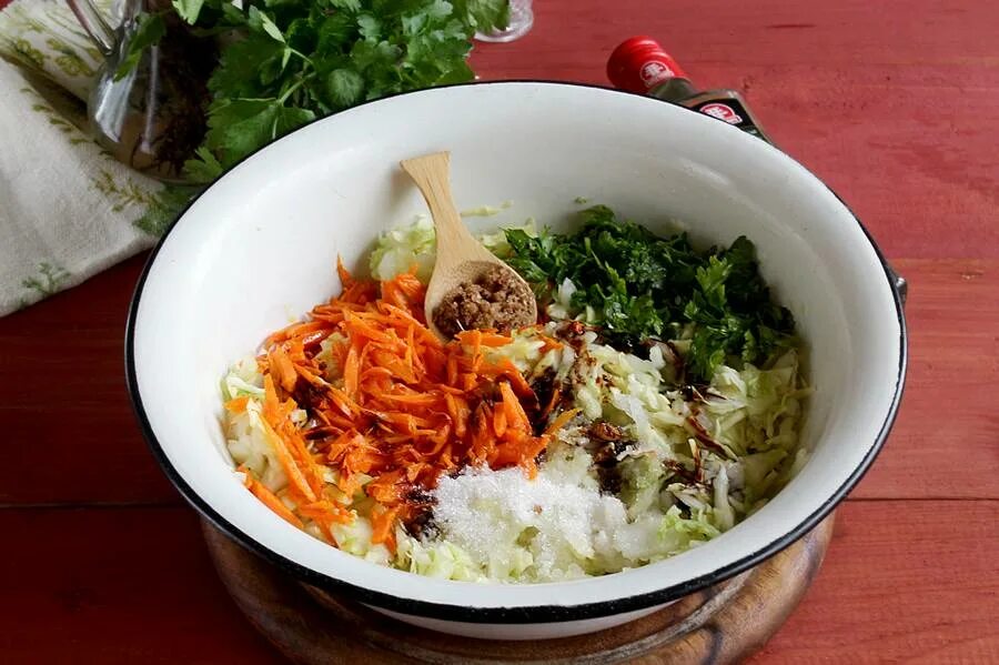 Капуста по-корейски любовь ким. Кимчи (острая корейская капуста). Капуста по хабаровскому. Капуста по хабаровскому. Капуста по корейски 5 букв.