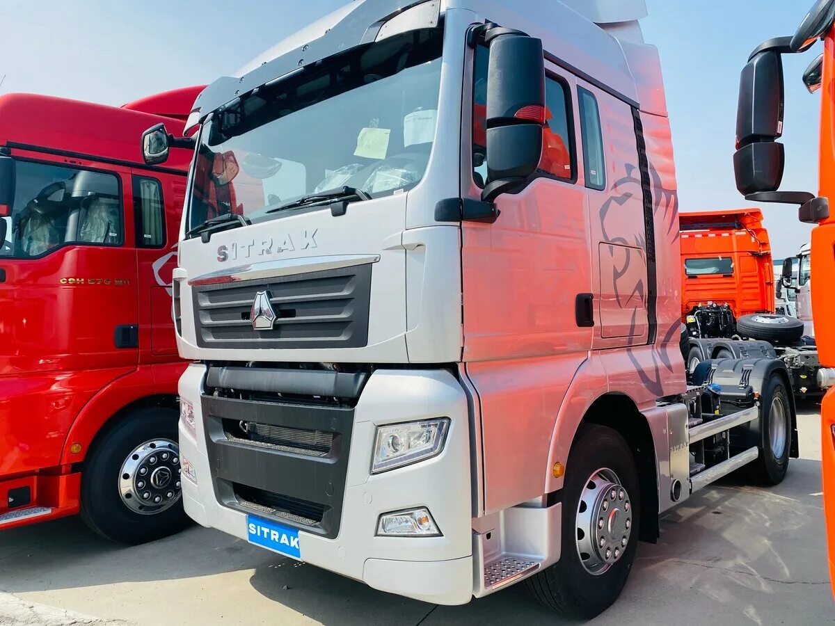 Howo c7h. Sitrak c7h тягач. седельный тягач sitrak c7h 4x2. howo sitrak c7h тягач. sitrak 2025 тягач.