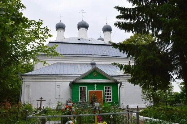 Малая локня сегодня. Спасо-преображенская церковь локня. локня псковская область церковь. локня храм преображения господня. деревня локня псковская область.