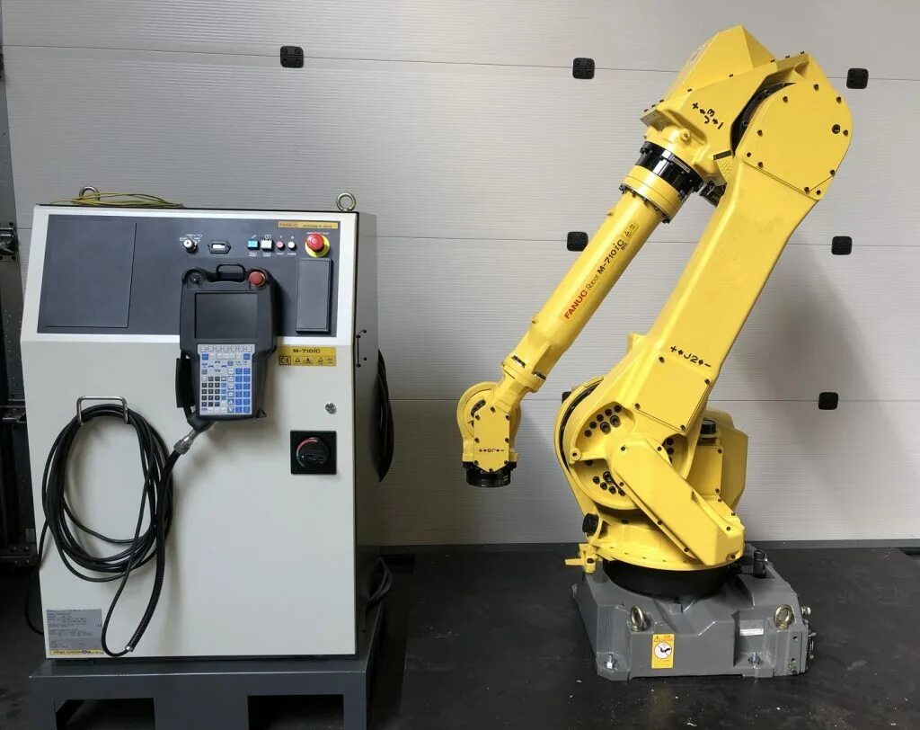 Robot m30 pro. Робот-манипулятор Fanuc m710ic. Fanuc Robot m-710ic50. Fanuc m-710ic/50. Манипулятор промышленный Fanuc m710ic70.