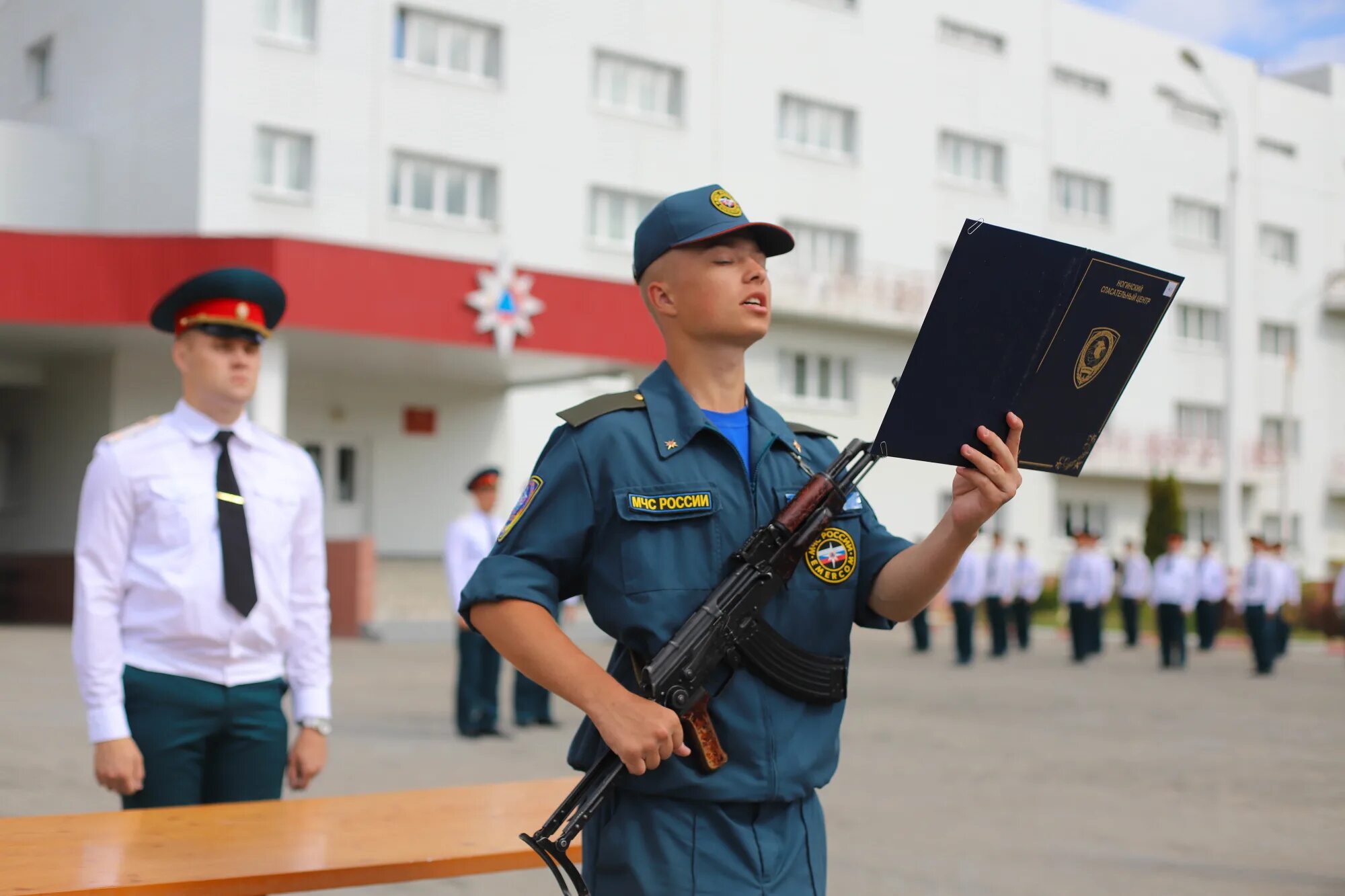 Принят присяга россии. Ногинский СЦ присяга. Ногинский спасательный центр МЧС России присяги 2022. Церемония присяги. Принятие присяги МЧС.