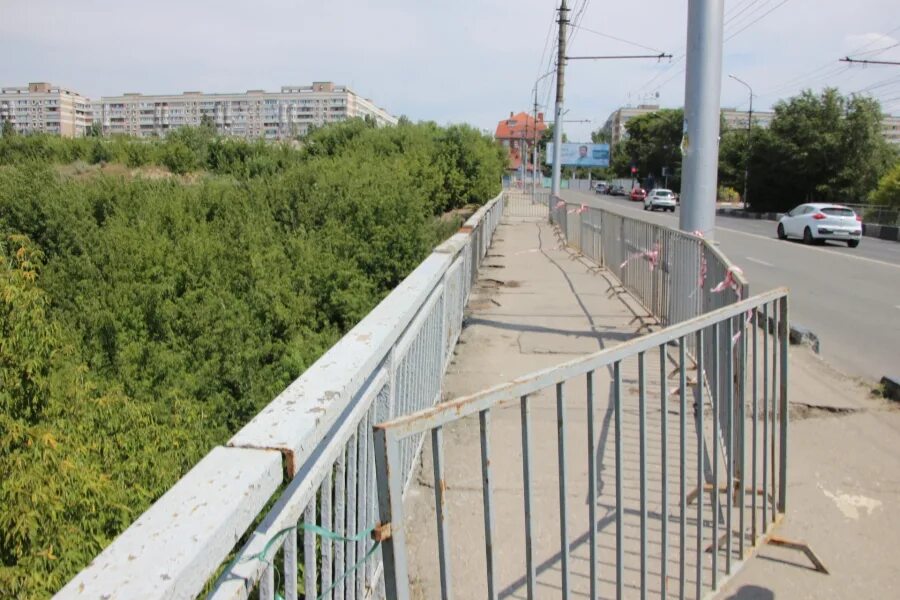 Мост через овраг ущелье 6. Мост глебучев овраг саратов. путепровод. глебучев овраг саратов. мост через глебучев овраг по чернышевского. ограждение оврага.