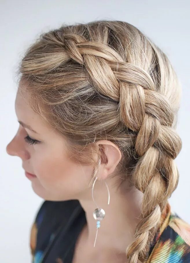 Плетение на средние волосы. Прически с плетением. Косичка средние. Прически из кос. Косы заплетение водопад.