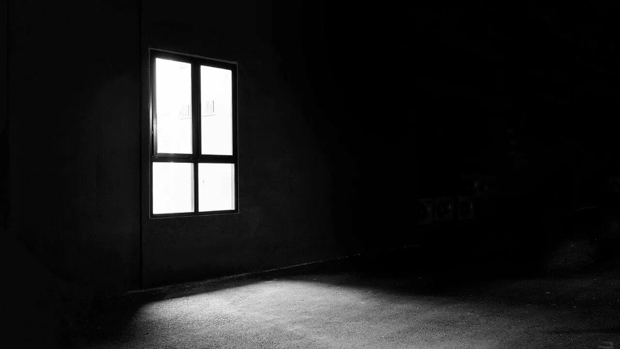 Пустая комната сейф alone in the dark. Окно в темной комнате. темная комната. пустая комната с окном. пустая комната.