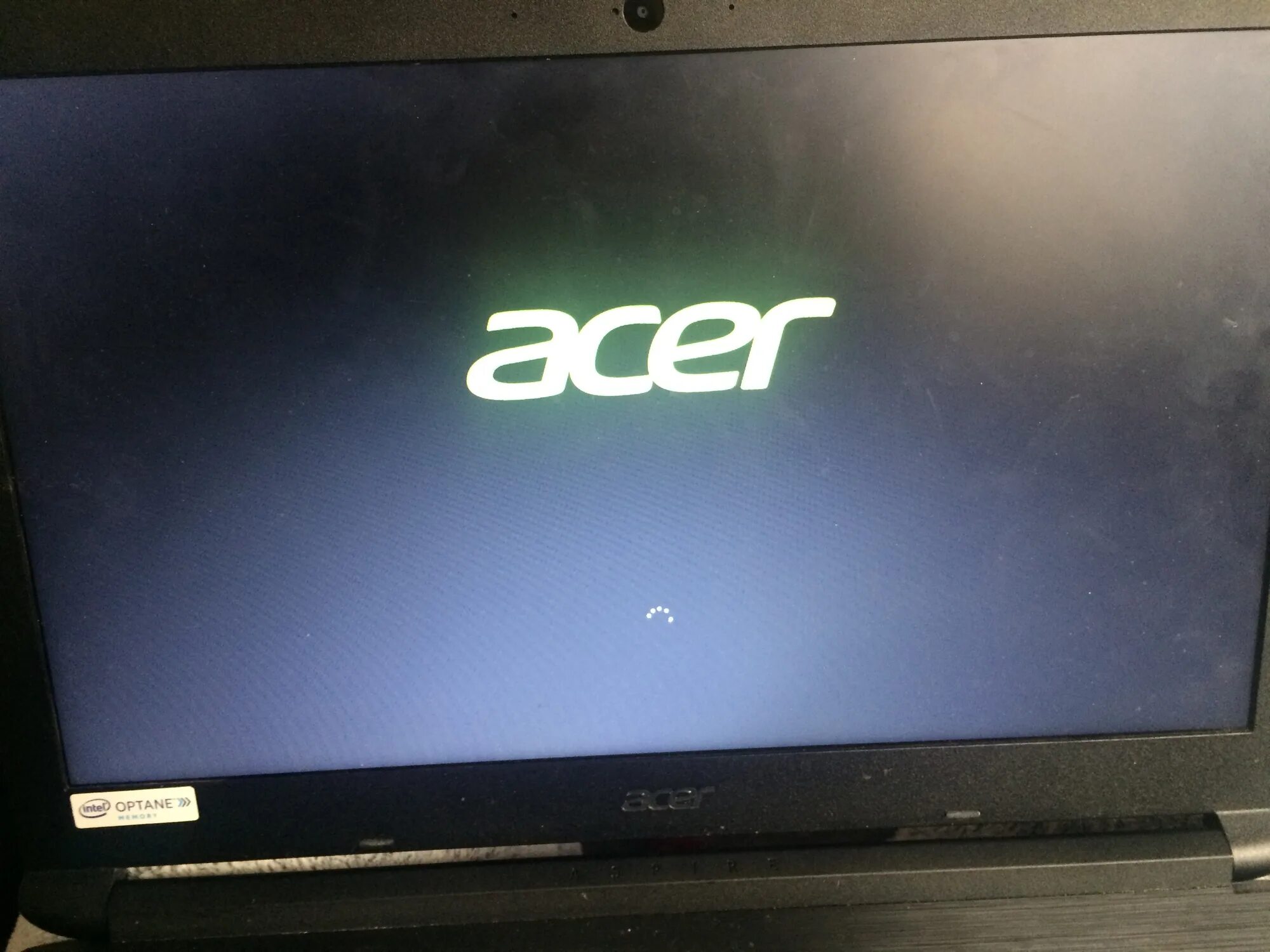 Ноутбук acer черный экран. Экран для Acer Aspire 3. Экран ноутбука Acer Aspire 3. Ноутбук Асер чёрный экран. Треснул ноутбук Acer ех2519.