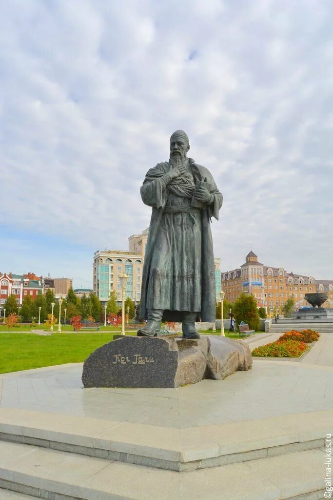 памятник кул гали в парке тысячелетия. кул гали портрет. памятник кул гали ульяновск. памятник кул гали в казани. 850 летия со дня рождения кул гали.