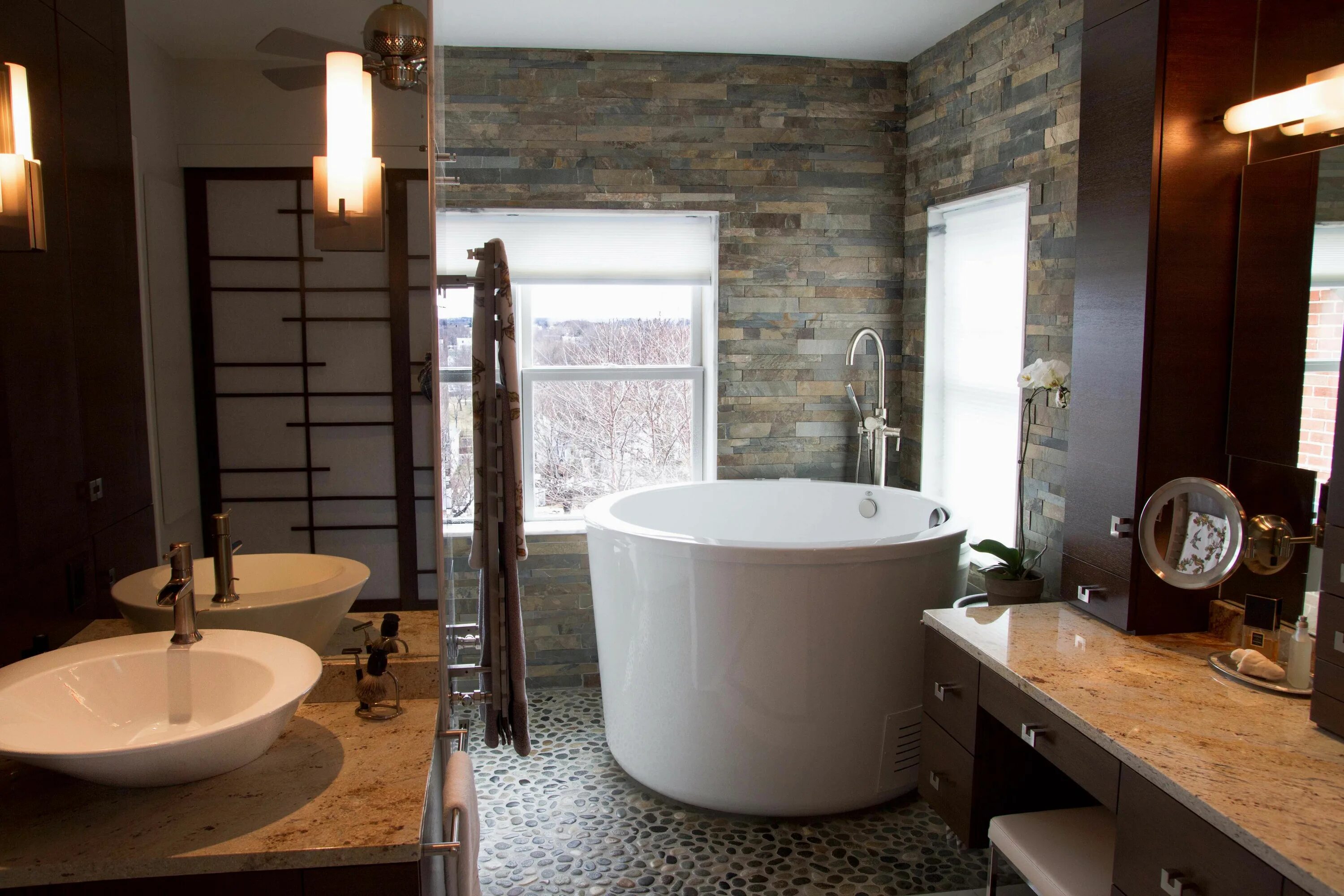 Wet stone. Slate Golden Tile фото. Table next to the Bathtub.