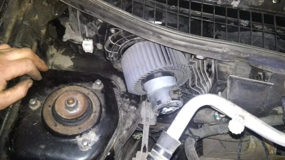 Замена Мотора отопителя климат Halla - Lada Приора хэтчбек, 1,6 л, 2008 года сво