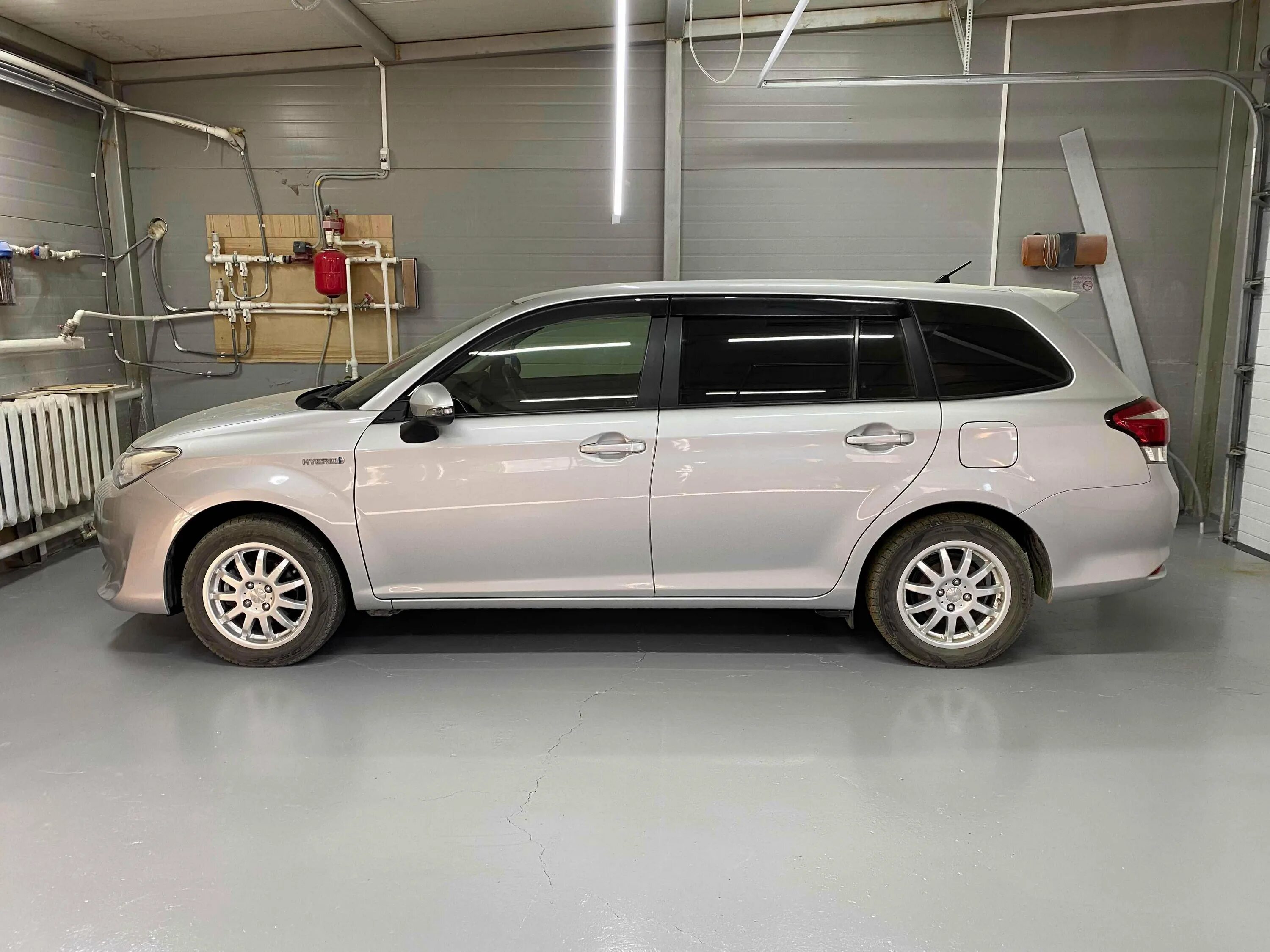 Fielder гибрид. Тойота филдер гибрид 2016. toyota corolla fielder гибрид. тойота королла филдер 2015 гибрид. тойота королла филдер 2017 гибрид.