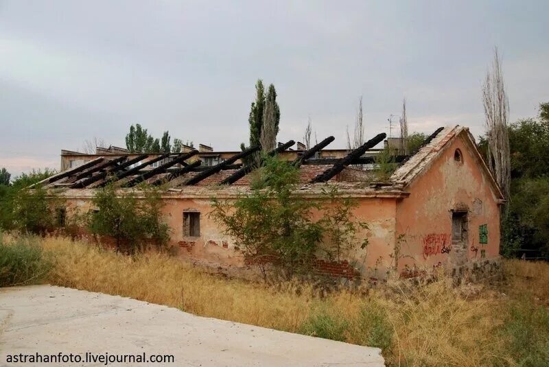 Пороховая улица астрахань. Астрахань ул пороховая. Улица пороховая 6 астрахань. Пороховые склады астрахань. Стекляшка зеленоград.