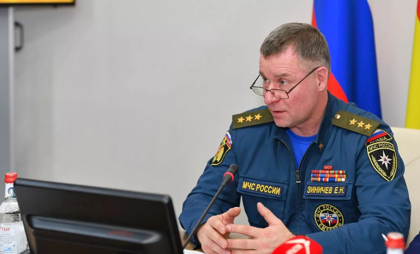 министр мчс украины. министр чрезвычайных ситуаций. министр мчс 2021. министр мчс пучков владимир андреевич. министр чрезвычайных ситуаций.