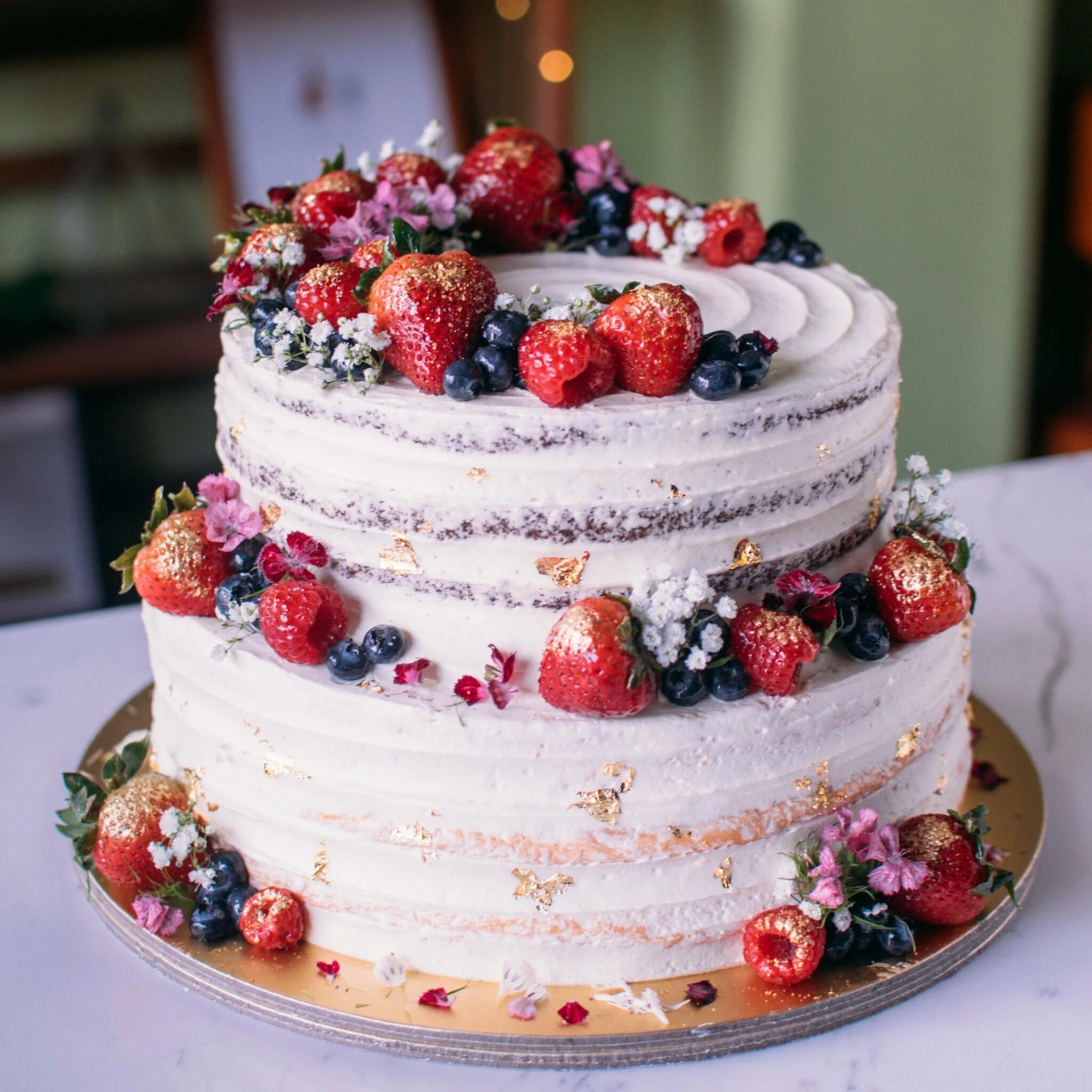 Бесплатное фото тортов. Свадебный торт 1 ярус с ягодами. Торт Клэр. Берри кейк. Свадебный торт с фруктами и ягодами.