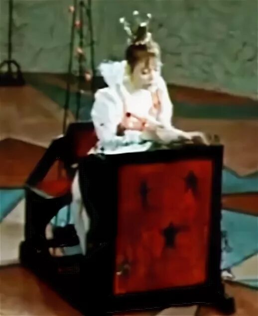 12 школьных месяцев.