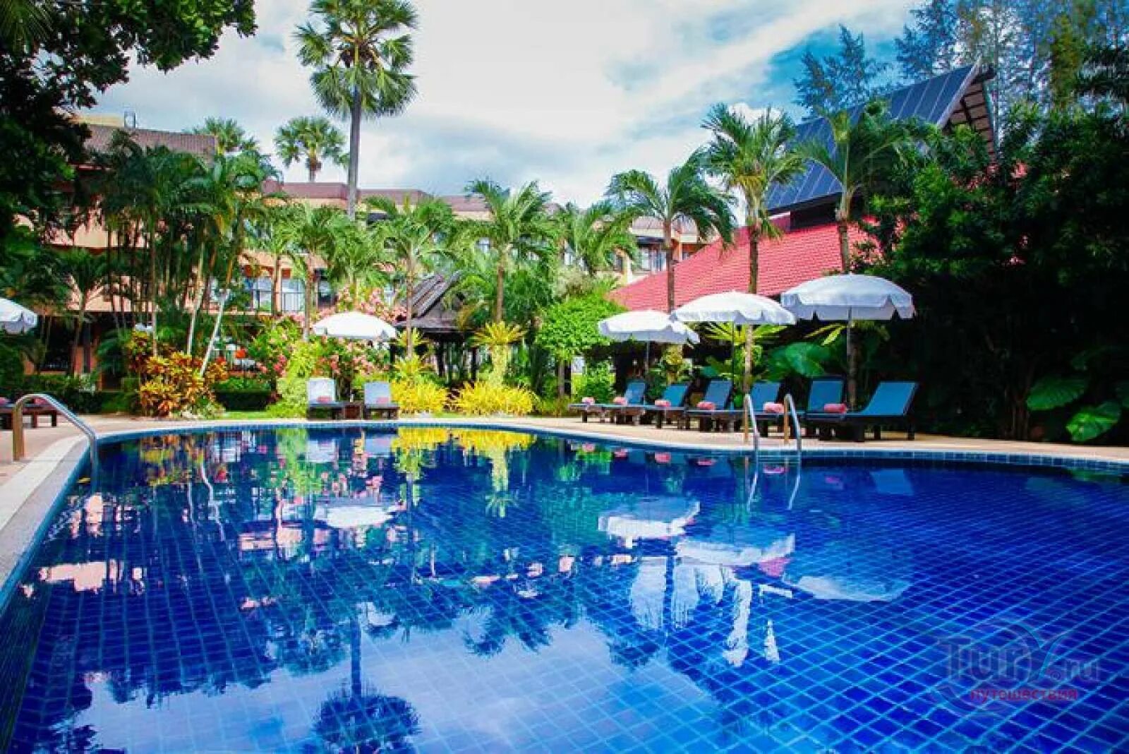 Пхукет айленд вью отель. Отель phuket island view hotel. Пхукет айленд вью карон. Karon view 4. Отель андаман пхукет.