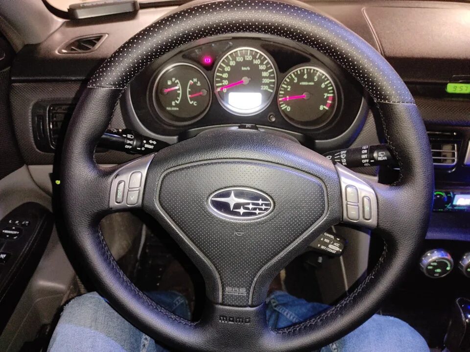 Кнопки руля для subaru forester. Руль форестер. Руль субару форестер. Руль субару форестер 2. Руль субару форестер sg5.