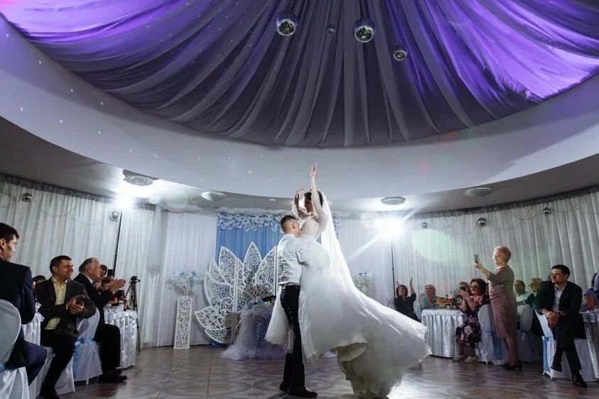 Арабески ресторан челябинск чичерина. Арабески чичерина 35д. Арабески зал. Арабески ресторан челябинск. Арабески зал.