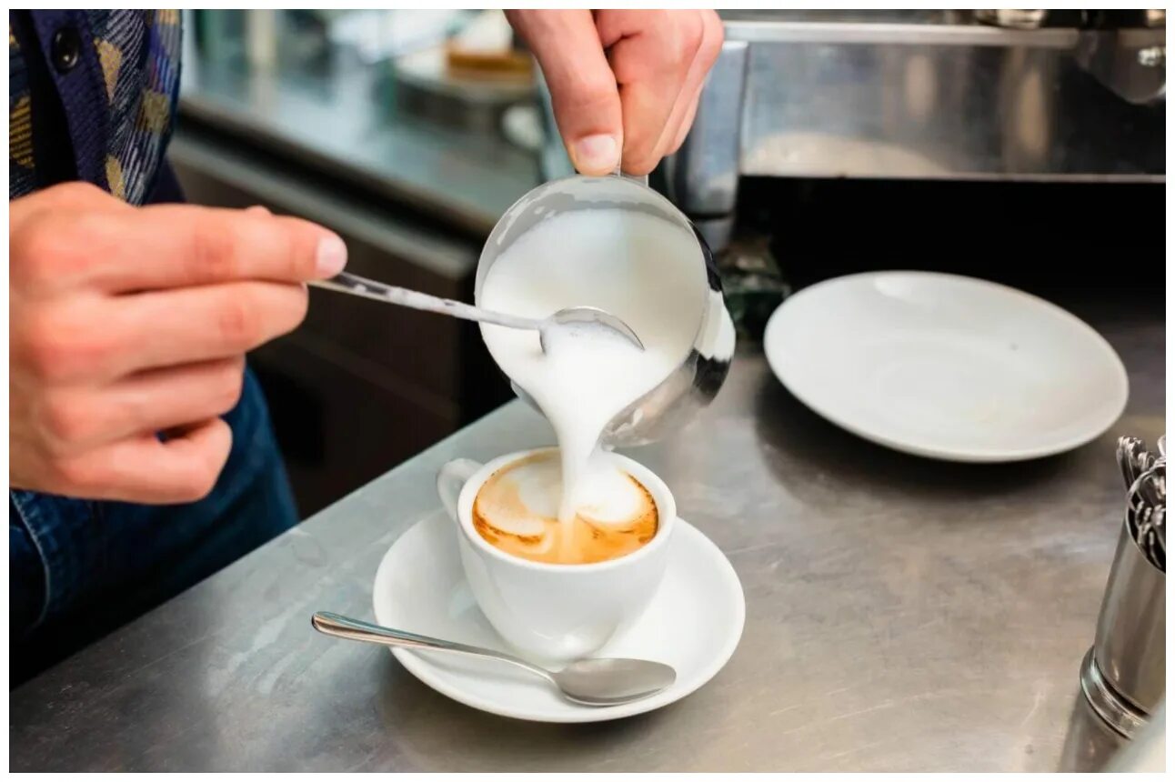 Для капучино посуда взбивания молока. Сливки для кофе campina порционные, 10% 10шт*10гр. Кофе со сливками. Сливки свернулись в кофе. Чем мешают сливки в кофе.