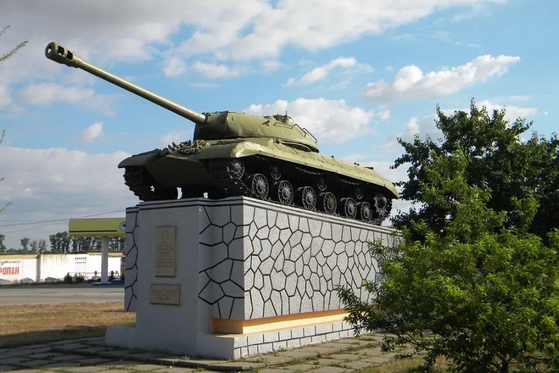 Памятник авиаторам джанкой. Г джанкой. Джанкой центр города. Джонкой. Джанкой.