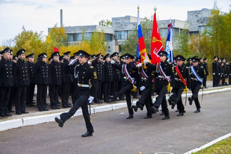 Академия имени Макарова Санкт-Петербург. Военно морская Академия имени Макарова. Санкт-Петербург морская Академия имени Макарова курсанты. Курсанты института имени Адмирала Макарова. Сайт университета макарова