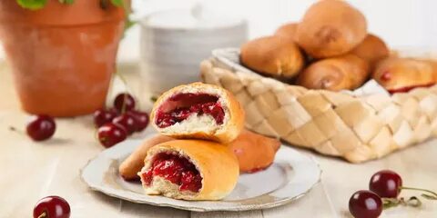 Вкусные пирожки с малиной