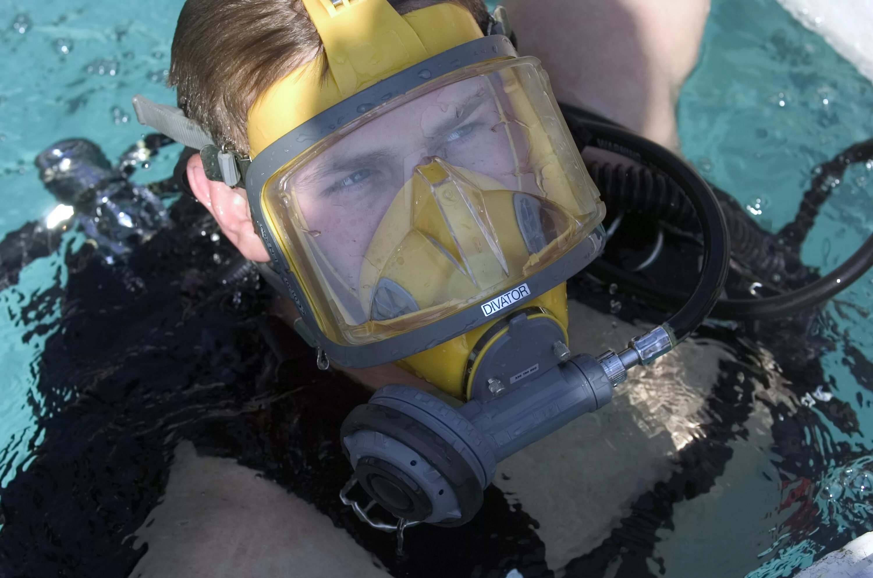 Полнолицевая маска для дайвинга. Маска Scuba. Полнолицевые маски водолазные Aga 2. Полнолицевая маска скорпена. Маска для дыхательного аппарата