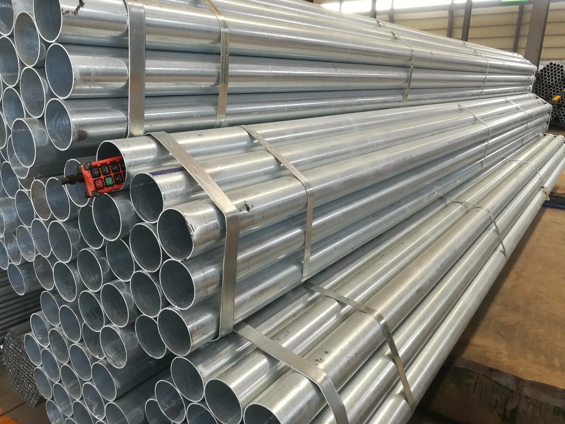 Труба оцинкованная d. Galvanized Steel Pipe. Труба 120 мм стальная. Труба оцинкованная. Строительная круглая труба.