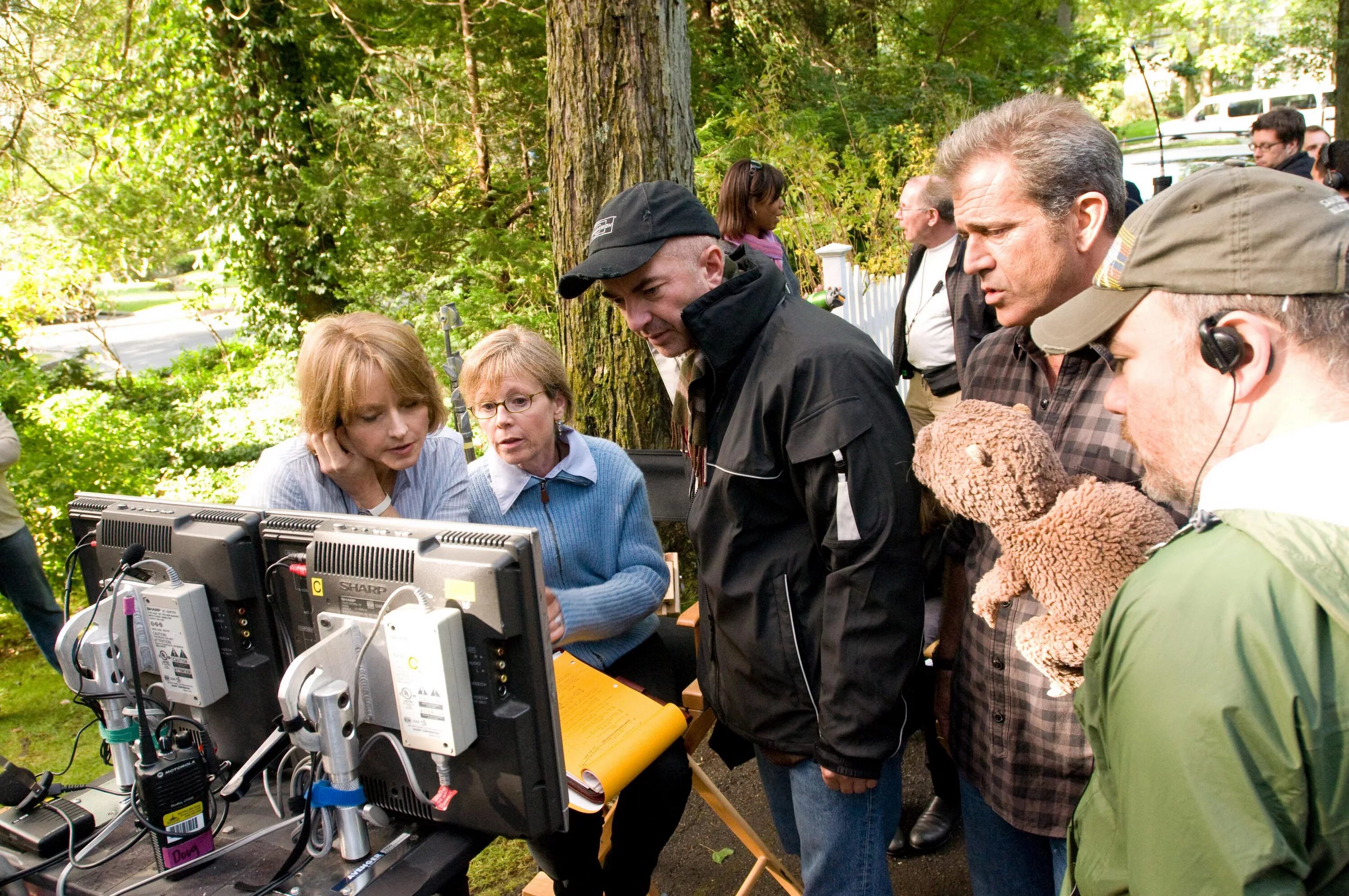 Мэл Гибсон на съемочной площадке. The beaver, 2011. Бобер Мэл Гибсон. Кадры со съемок.