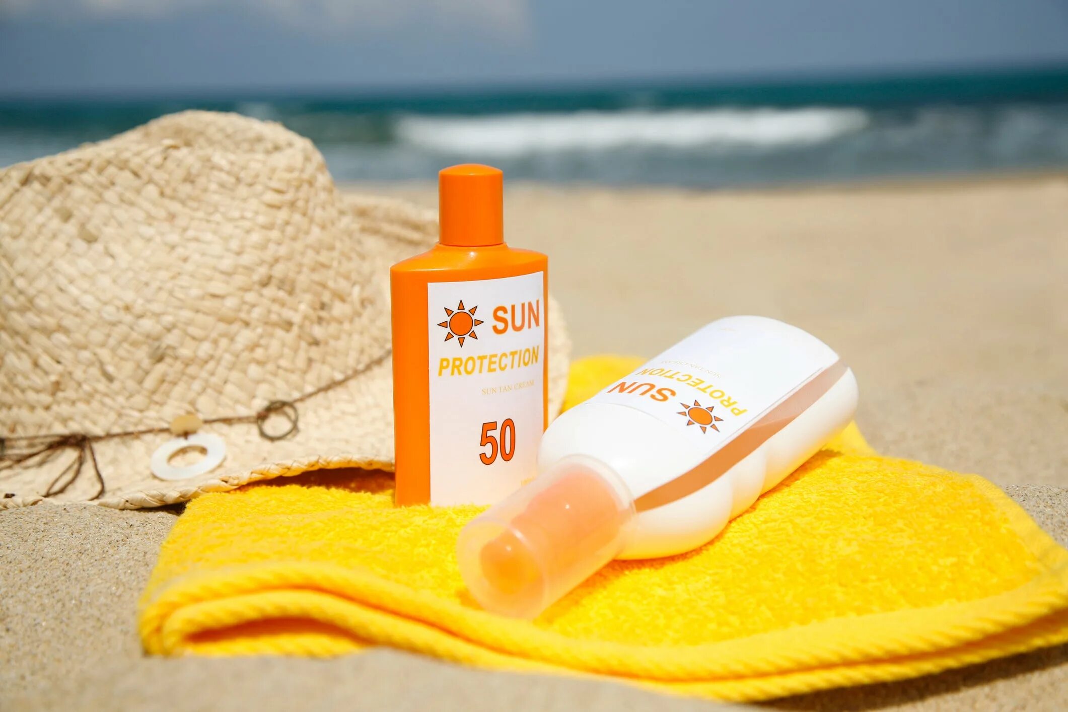 Солнцезащитные средства для лица spf 50. СПФ солнцезащитный крем. Sunscreen SPF 50. Солнцезащитный крем SPF 50 аптека. Солнцезащитный крем Sunscreen.