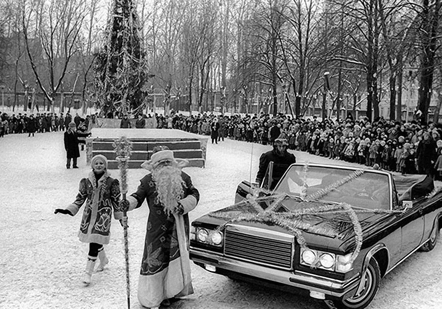 Новый год 1987. Зил 117 старинный. новый год 1980. новый год в ссср 1980. новый год москва ссср.