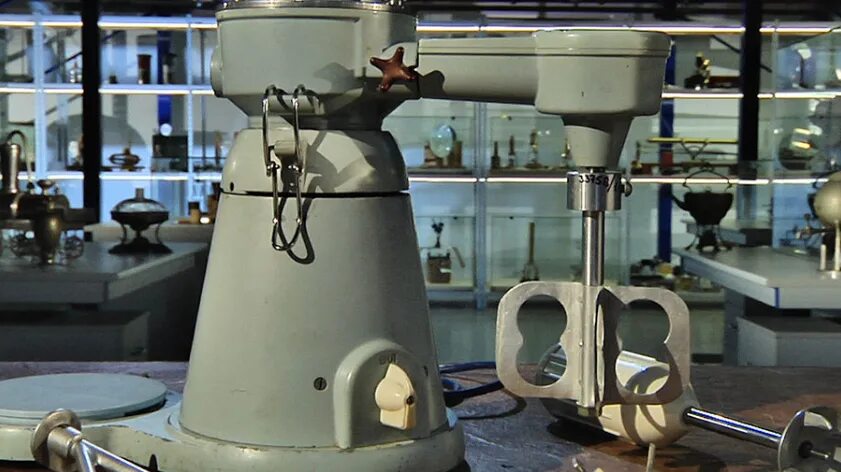 Первый блендер. Первый миксер. Первый блендер. Гамильтон бич блендер hbb908-ce. Кухонный комбайн.