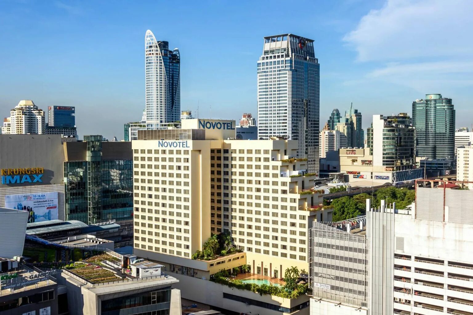 Siam Square. Novotel Bangkok. Площадь Сиам в Бангкоке. Hotel Novotel Bangkok.