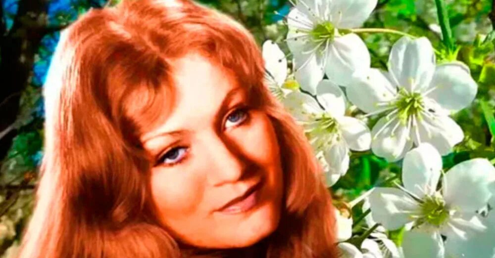 Один раз в год сады цветы цветут. Анна герман песни тексты. Доброе утро цветущие сады весной. Нежные весенние цветы. 1 раз в год цветут песня.