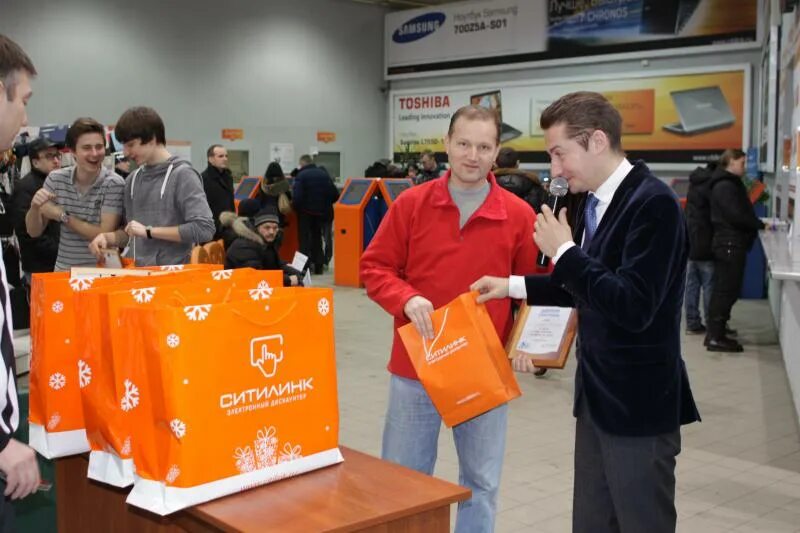 Ситилинк сервис. Менеджеры ситилинка. Ситилинк форма. Магазин электроники ситилинк. Сотрудник ситилинк.