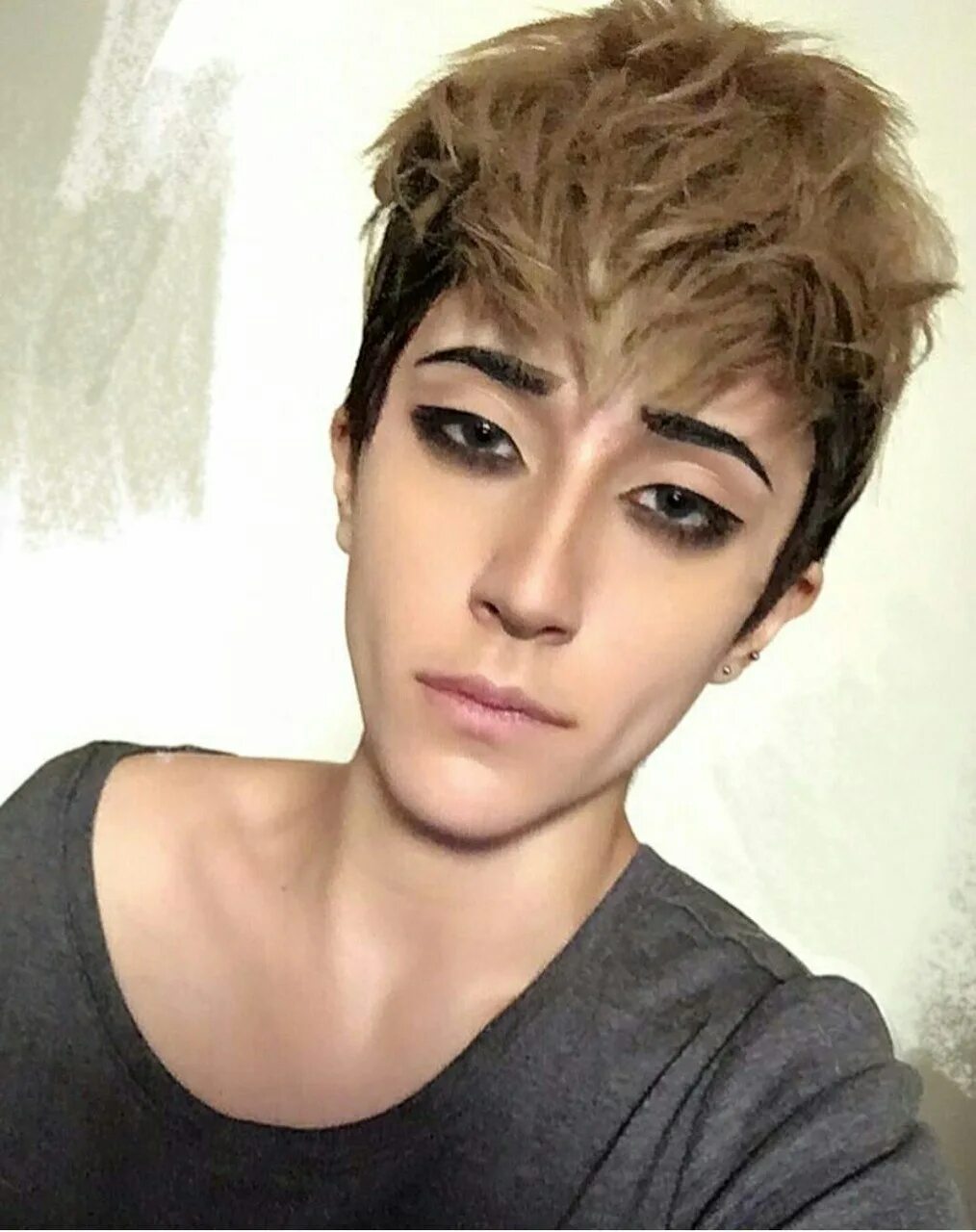 Сану в реальной жизни. Sangwoo. Сану косплей. Косплей на сану из Killing Stalking. Сану убить сталкера косплей.