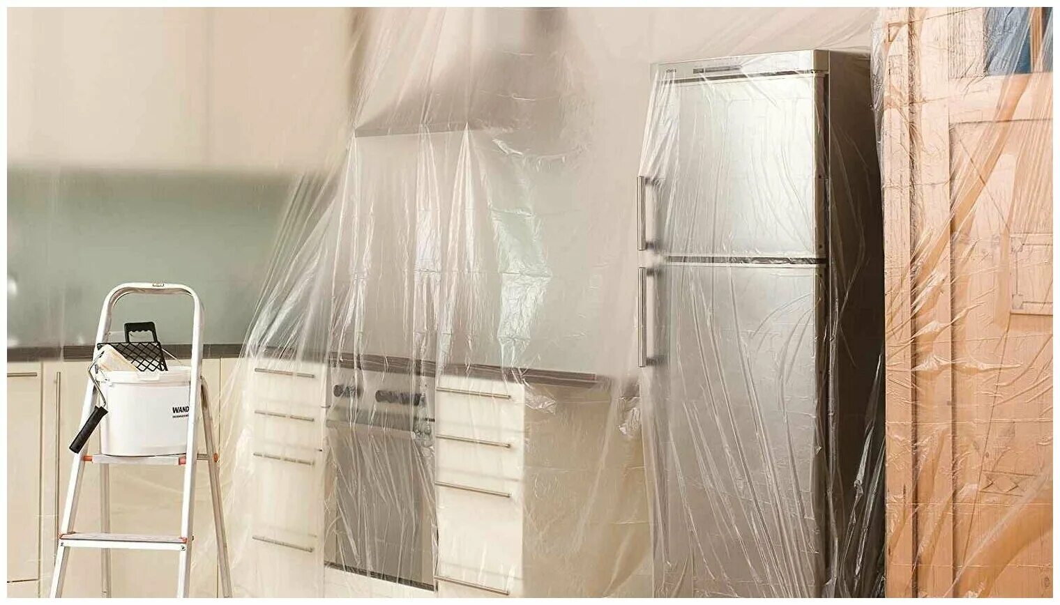 пленка для ремонта. строительная плёнка от пыли. пленка укрывная с малярной лентой 2,7х20м. пленка укрывная с малярной лентой 2,7х20м. пленка для мебели при ремонте.