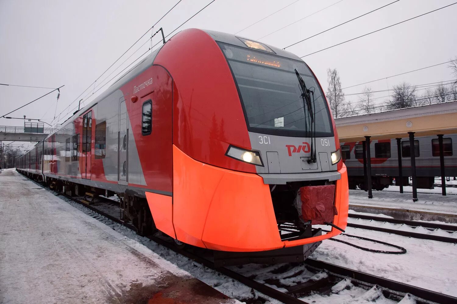 Поезд ласточка петрозаводск санкт петербург расписание. Поезд Ласточка Псков Санкт-Петербург. Поезд Ласточка Петрозаводск. Поезд Ласточка Петрозаводск Санкт-Петербург. Ласточка Питер Петрозаводск РЖД.