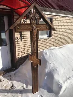 Деревянный крест на могилу