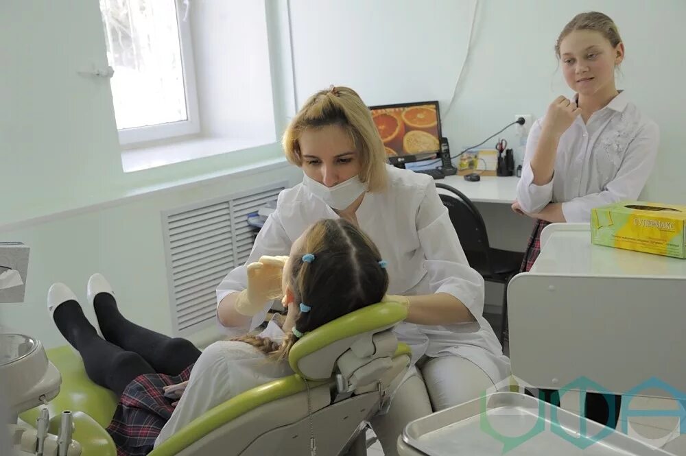 у стоматолога в поликлинике. стоматология премьера уфа дема. блюхера 25/1 детская стоматология. стомат поликлиника уфа. детская стоматология уфа.