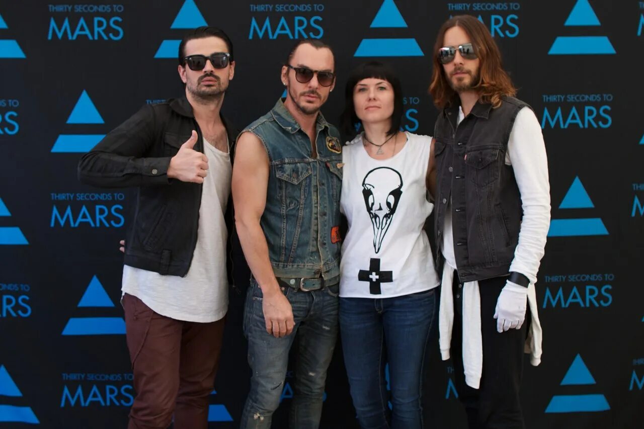 Группа thirty seconds to mars альбомы. 30 seconds to mars. thirty seconds to mars солист. 30 seconds to mars состав. 30 seconds to mars одежда.