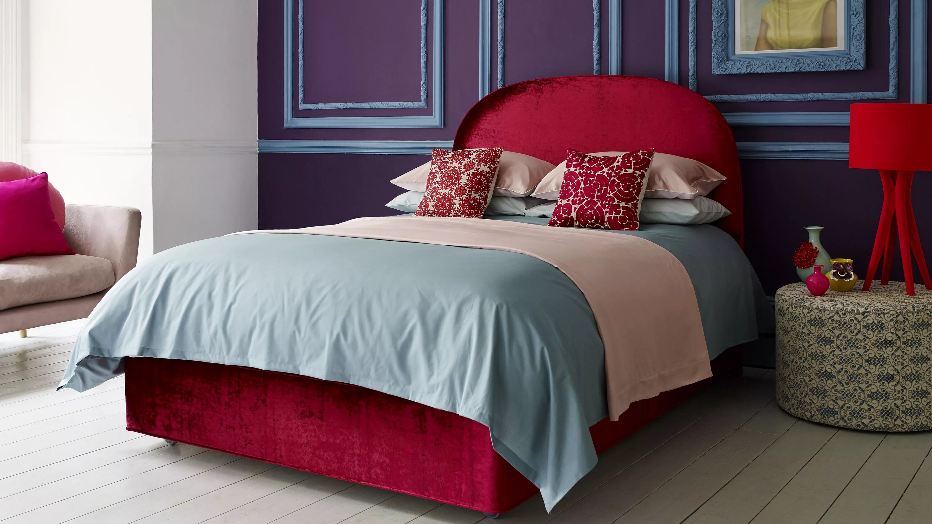 Кровать baldwin lounge corner upholstered bed 220. Кровать цветов. Кровать цветов. Дримленд кровати. Цветочная кровать.