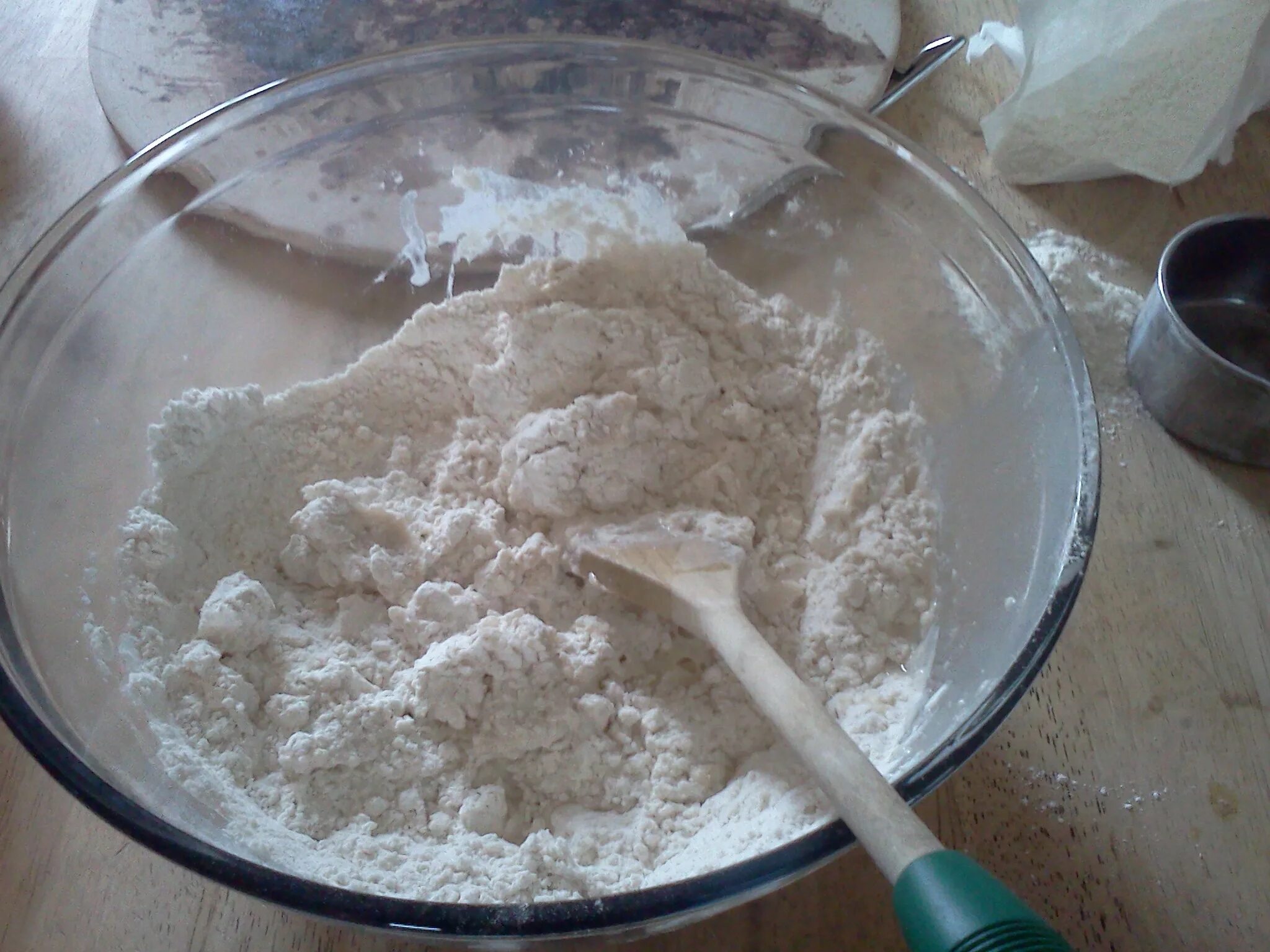 Дрожжи мука сахар вода. Flour, Sugar, Salt. Мука с водой как называется. Мука мясо вода.